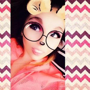 Meet your Posher, Marissa